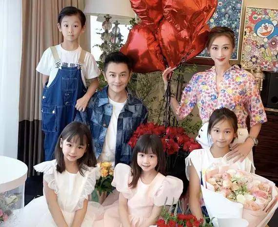 陈浩民携一家返回香港生活!