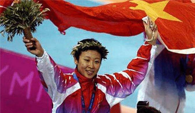 冯坤有很高的排球天赋,不仅具备身高优势,同时还反应很快.