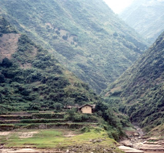 30年前的长江三峡:三峡大坝还没修建,江水湍急,图9