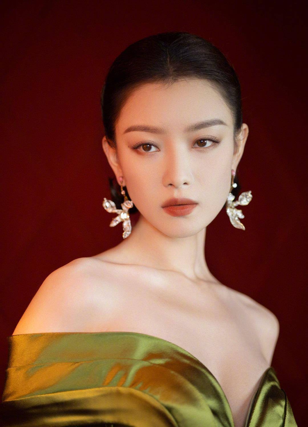 白玉兰颁奖典礼活动现场明星状态,鞠婧祎倪妮造型惊艳,谭松韵曾舜晞