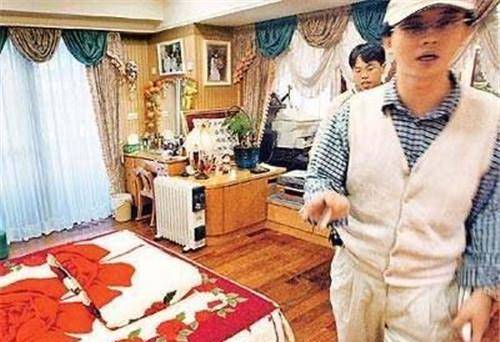 但许纯美在跟黄海明结婚的同时,又在夜店出轨了林宗一.