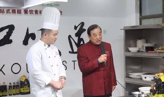 一瓶小香油,竟引豫菜大师来围观_陈进长_小磨_李家