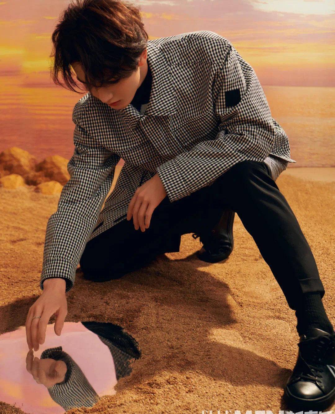 原创朱正廷杂志春季封面大片演绎各种时尚造型尽显阳光与帅气