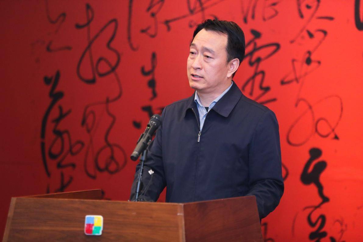 主任王明亮在致辞中回顾了"兰亭论辩"这一书法理论界的学术研讨活动