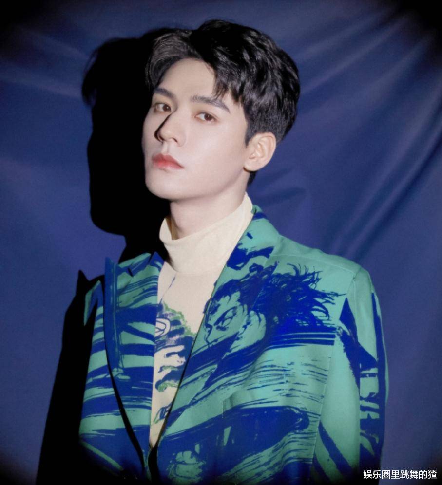 《山河令》爆火之前龚俊出演过很多角色,《醉玲珑》中的元澈,《致我们