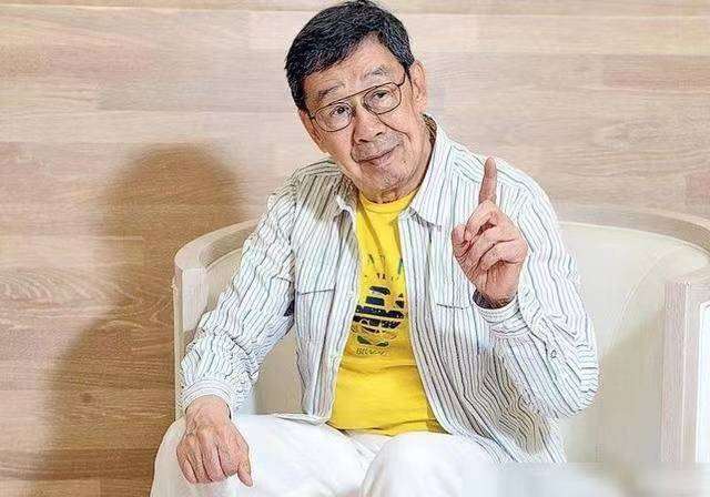 老戏骨胡枫举行演唱会,透露孙女和曾孙会上台,网友担