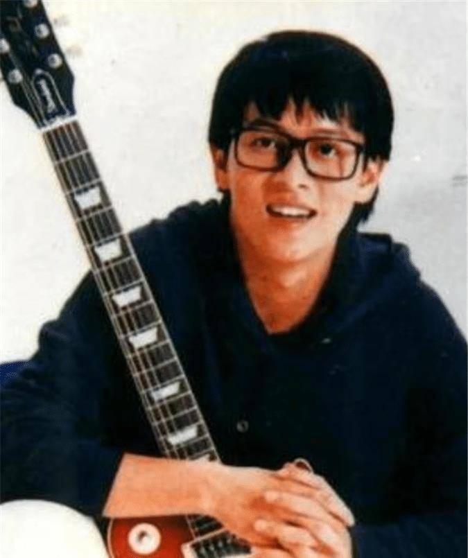 张雨生:31岁车祸去世,女友10年后才嫁人,母亲守墓度余生_音乐_妹妹