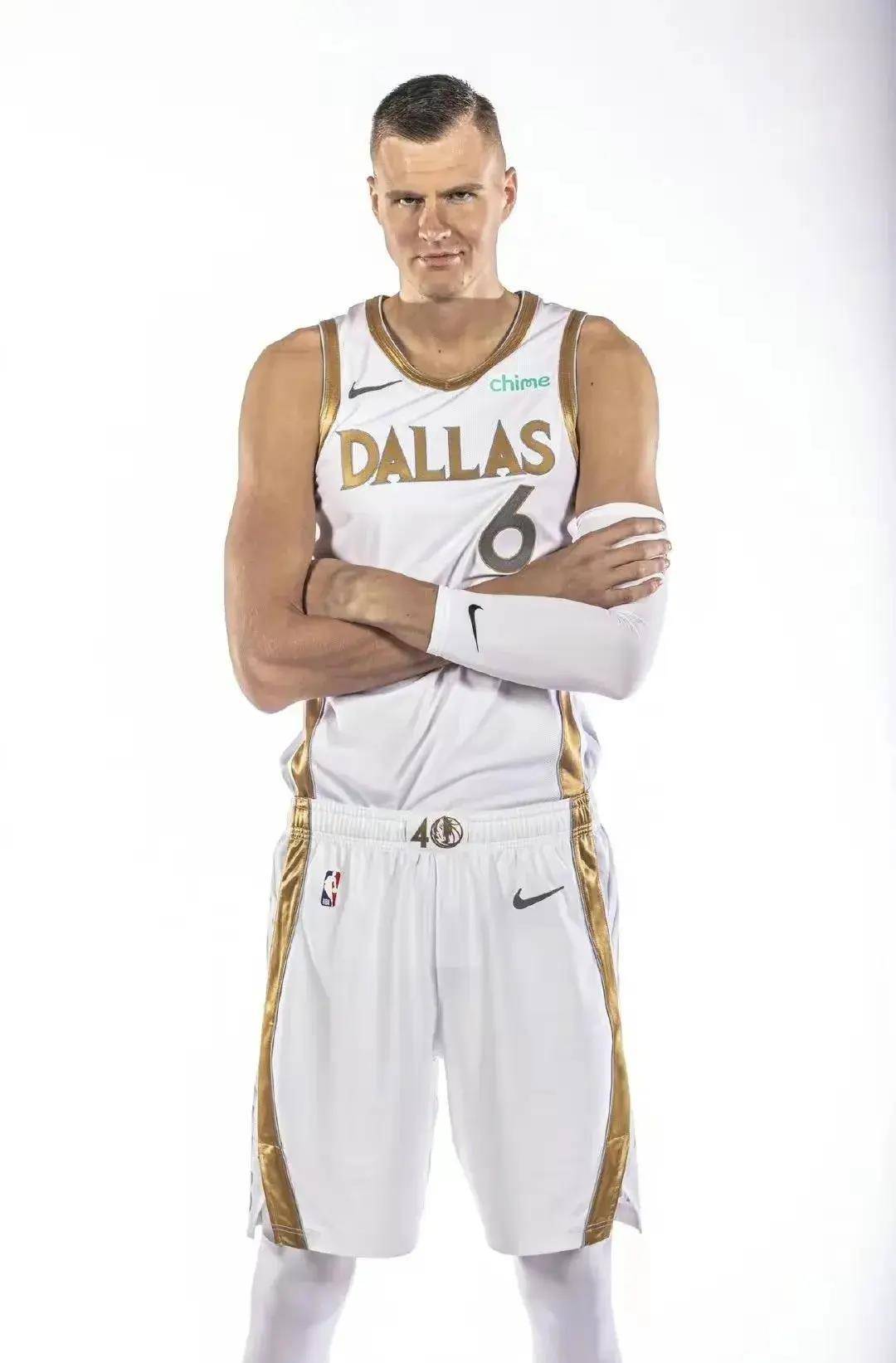 孤星共和国-达拉斯独行侠队城市版球衣鉴赏