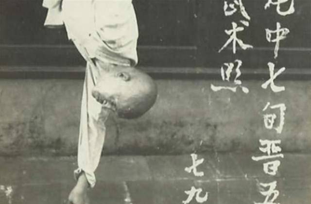 海灯法师77岁凭二指禅倒立走红,此举却成人生污点,真相到底如何_范靖