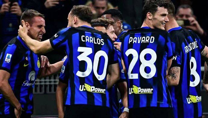 国际米兰4-0战胜亚特兰大,意甲积分榜领先优势_比赛_马丁内斯_国米