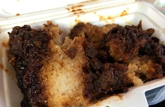 而且这一个美食它的主要原料是用糯米,红枣,红腰豆等一些食材,然后再