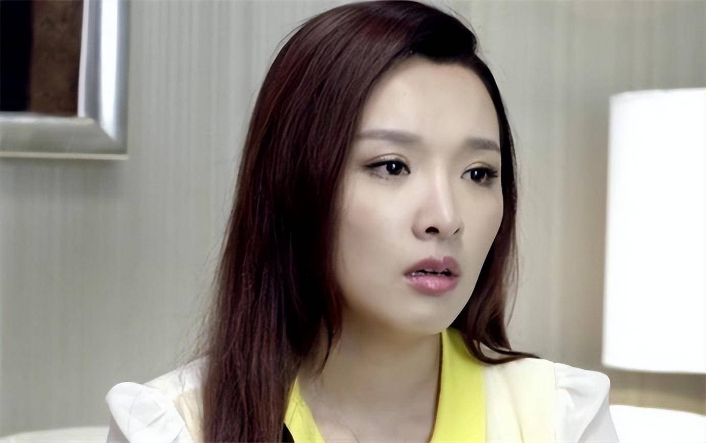 10年前王君平上赵本山私人飞机,21岁被捧红,后嫁富豪,现怎样了_生活