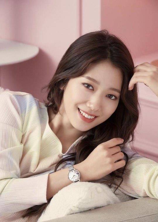 朴信惠越来越有女人味了!