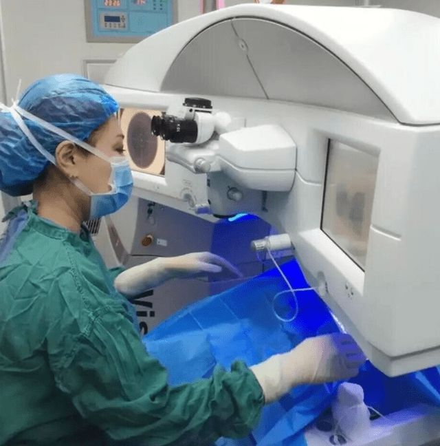 中国全飞秒专家推荐,认准这些医生就够了!_手术_患者_激光