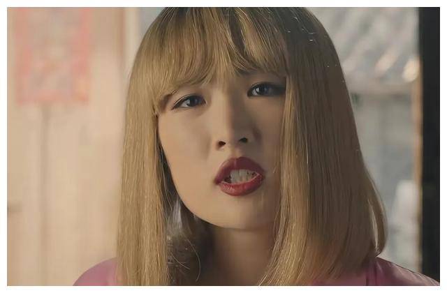 哪怕她的动图和表情包一再遭群嘲,她也不发一言.《猎冰》播