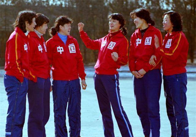 女排5连冠球员,退役后因病逝世,骨灰盒发现钢钉,致敬女排精神_陈招娣