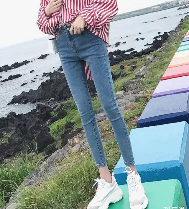别被最近流行的"瘦腿裤"骗了,仅腿细能穿,腿粗女生凹出大象腿_效果