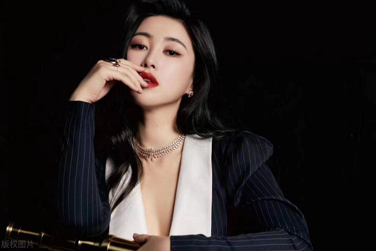 了朱珠作为母亲的幸福和满足,也让我们更加期待她未来的作品和表演