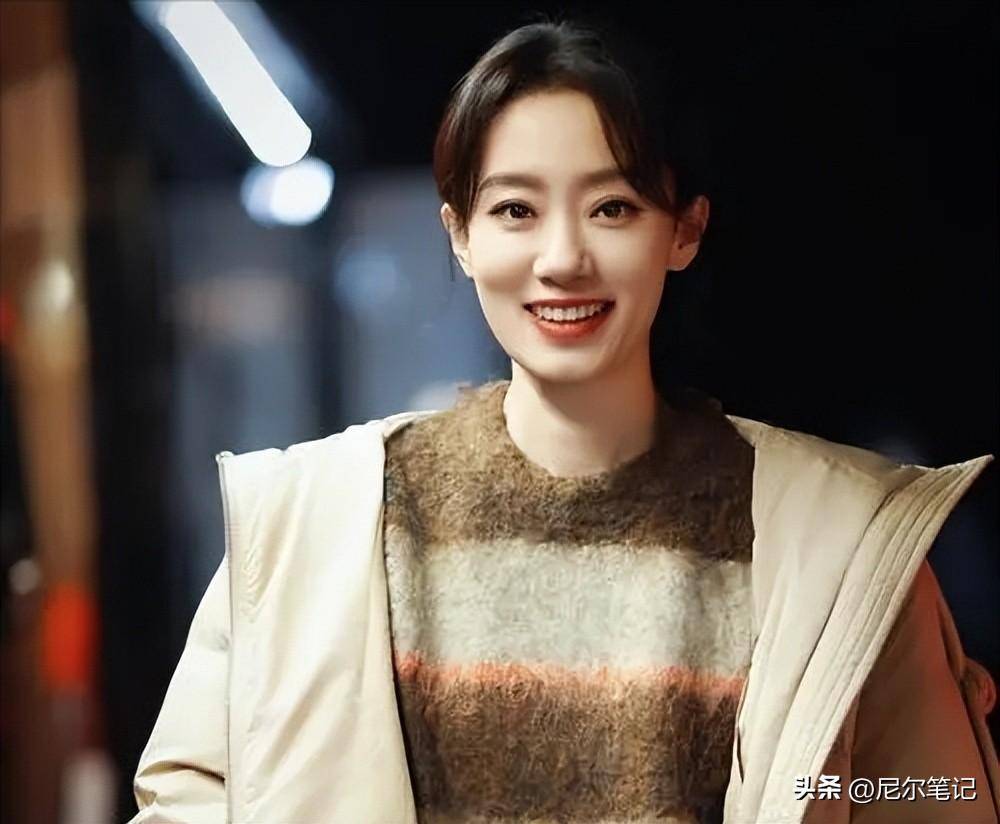 走红3年后,再看"李焕英"张小斐的处境,黄渤的话终于得到印证_袁姗姗