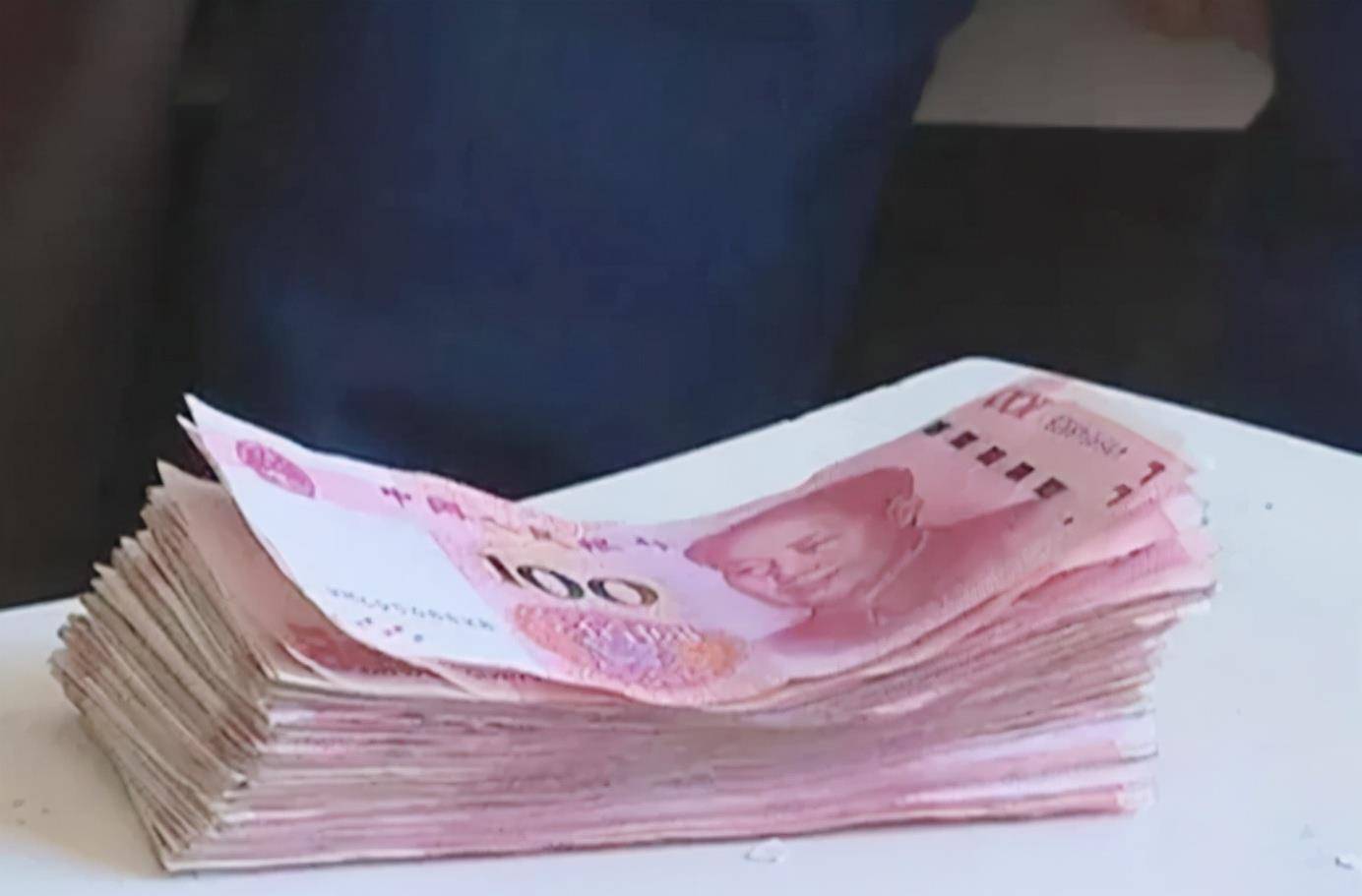 原创丈夫12岁那年捡了个女婴并辍学赚钱买奶粉妻子成了女孩娘