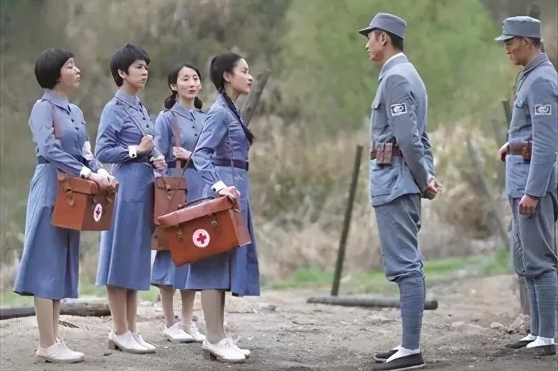 原创裤裆里藏雷战场抽雪茄包子变炸弹这些抗战剧的导演是真离谱