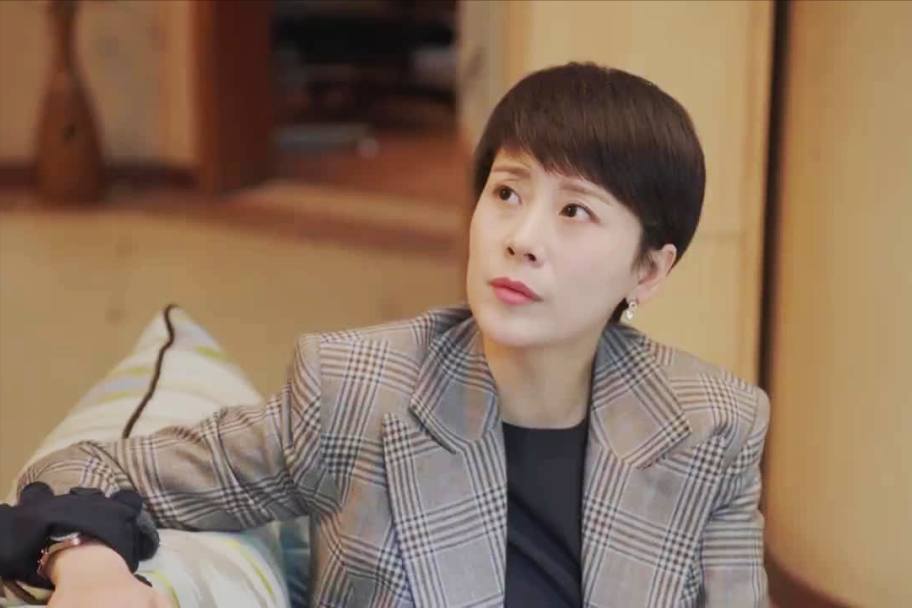 放着"国民媳妇"不做,海清在中年女演员另一条大路上,越走越远_表演