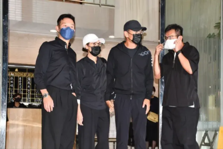 刘德华父亲丧礼:吴君如郑则仕等大佬到场吊唁,11岁女儿