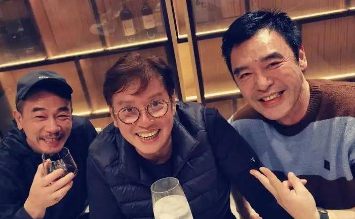 原创老婆嫌弃没钱闹分手独自带俩娃的钟镇涛再娶新人还清1亿债务