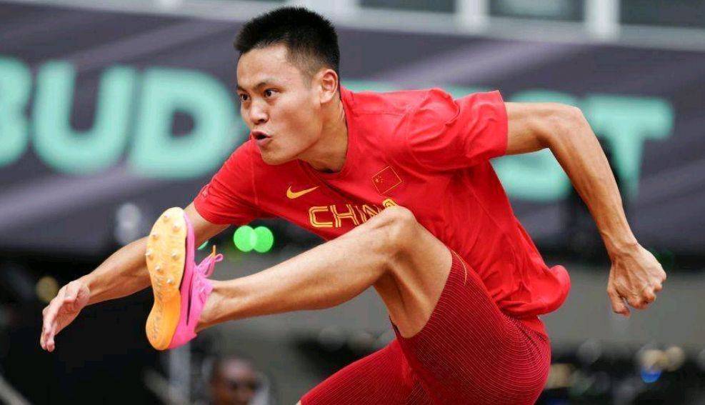 原创7秒76紧追世界冠军00后新栏王强势晋级新版刘翔世锦赛亮剑