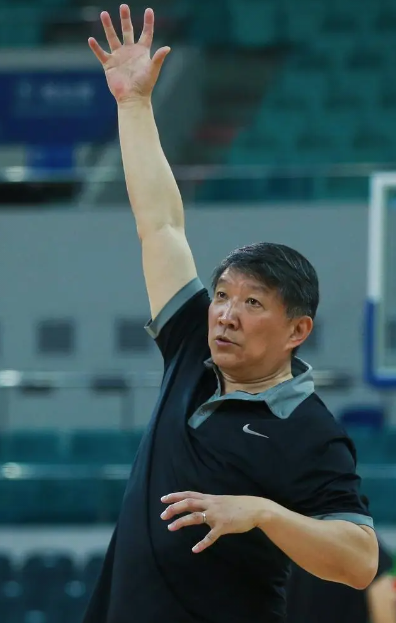 乔尔杰维奇下课之后,这三名主帅有能力,接替乔帅成为国家队主帅_教练