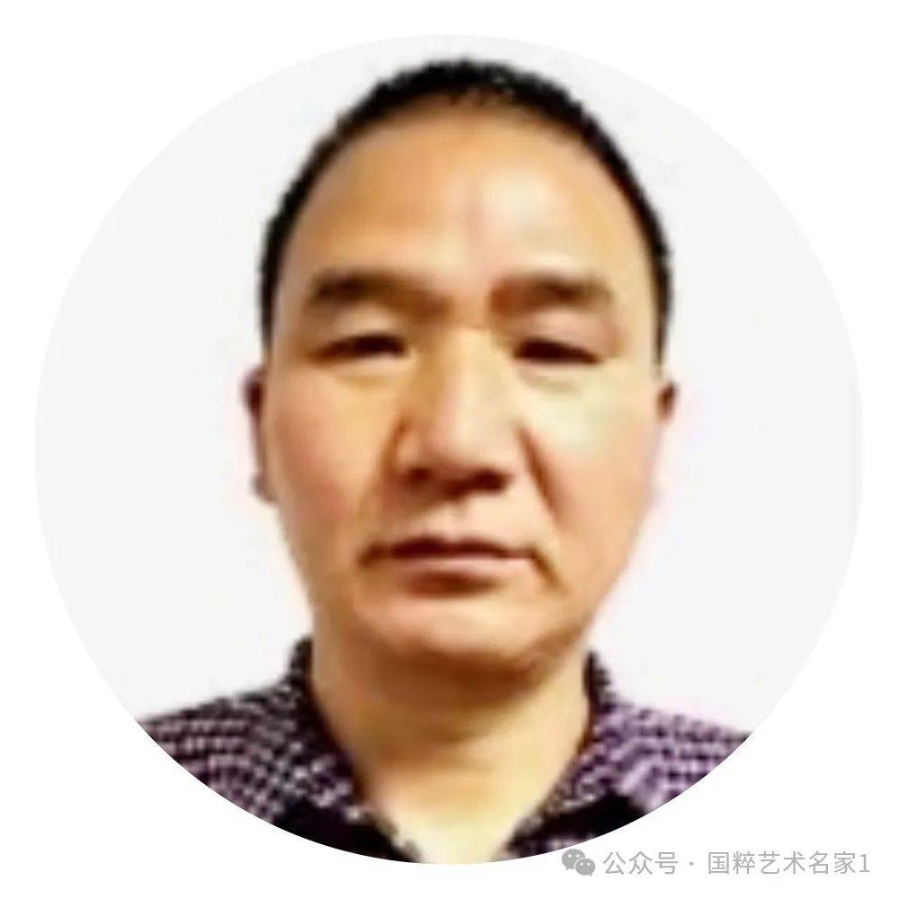 1996年进修于沈阳鲁迅美术学院,从师刘力,李武教授,专攻写实彩绘作品