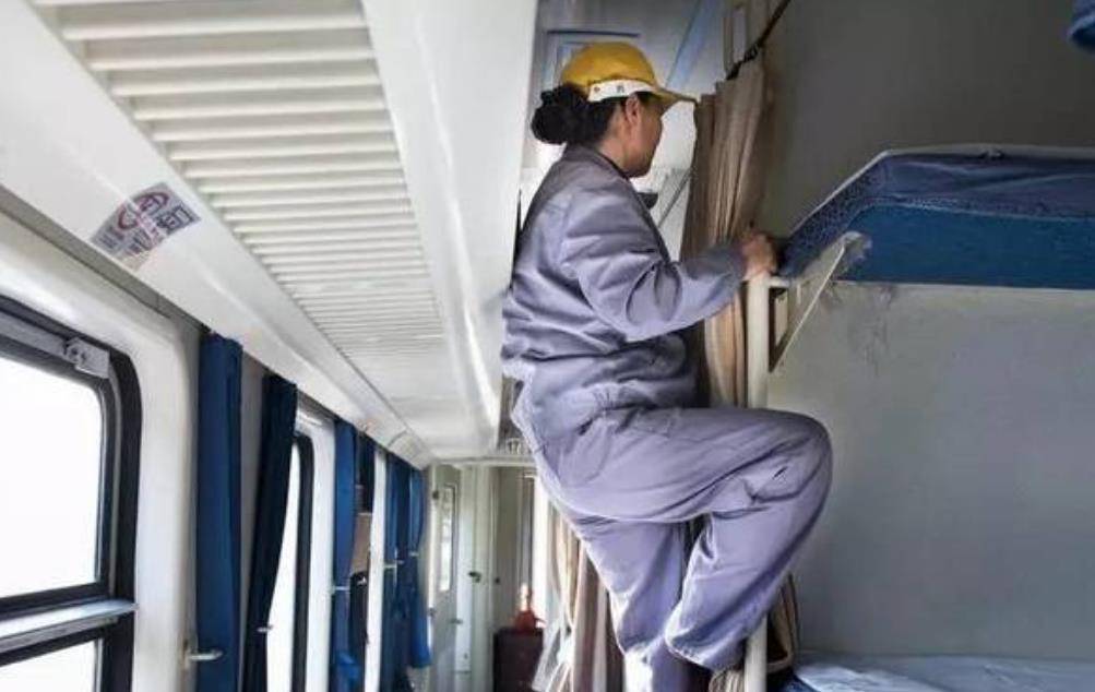 原创火车上有上千乘客为何卖不掉几十份盒饭内行人道明真相