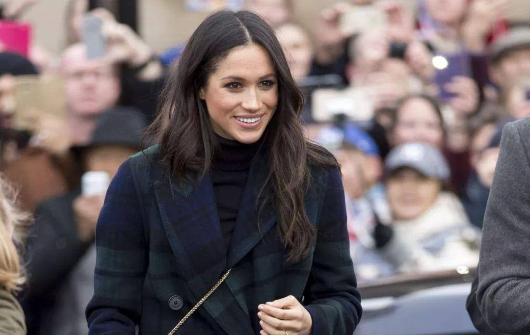 哈里下个月退出皇室,梅根发小曾说:她想做第二个戴安娜王妃_王子_英国