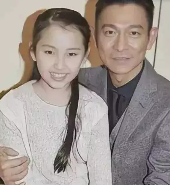 原创刘德华饭局照片曝光揭示明星应酬背后的无奈