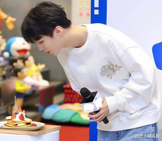 原创被tfboys的友情感动了小凯悄悄晒三人同框照只有粉丝能看懂