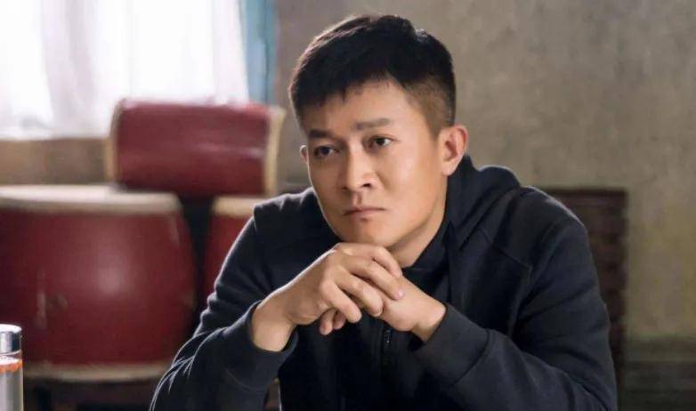 原创杨志刚被亲哥力捧遭尔冬升怒批他的演技究竟如何