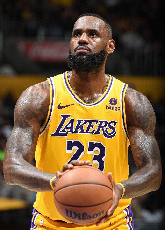 距离4万积分仅差9分! 加时赛湖人险胜,40 14 4_比赛_篮板_普尔