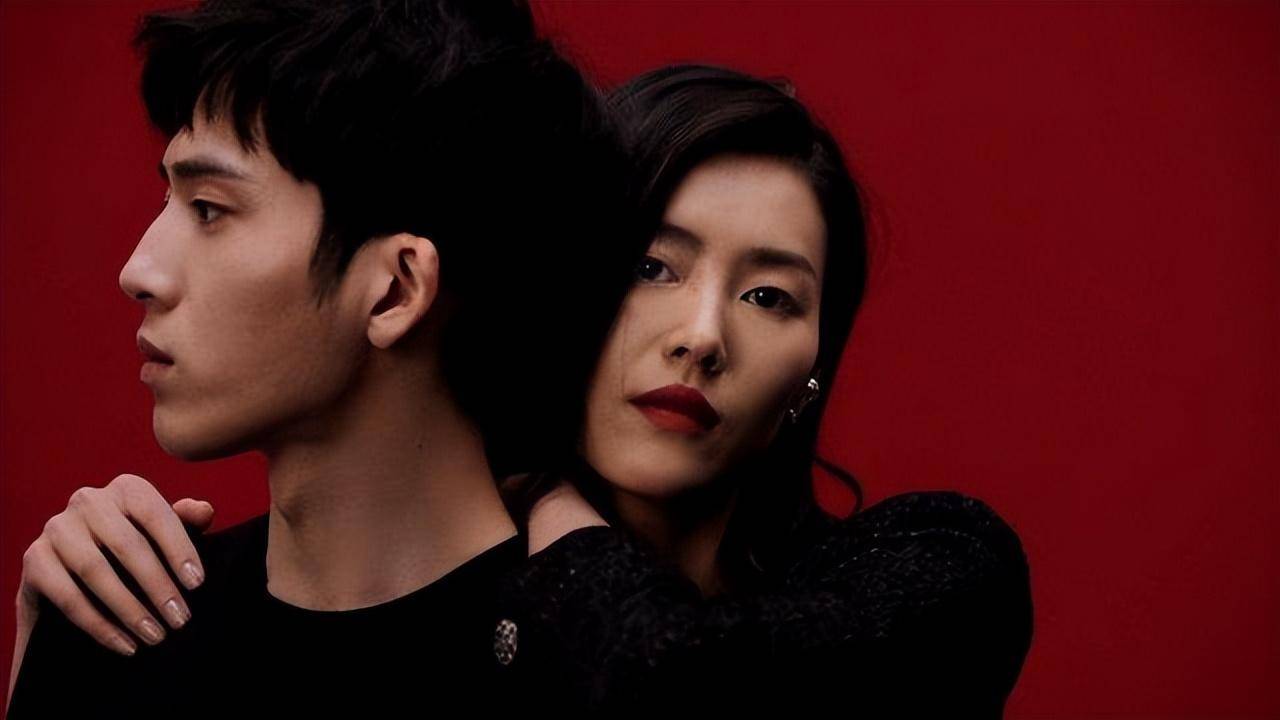 井柏然刘雯恋情疑似曝光?