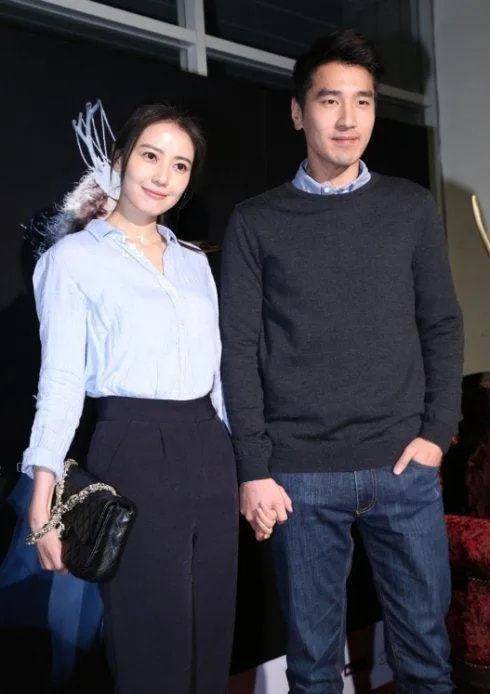 一次节目中,赵又廷的爸爸赵树海表示自己是一个完美主义者,家里的每一