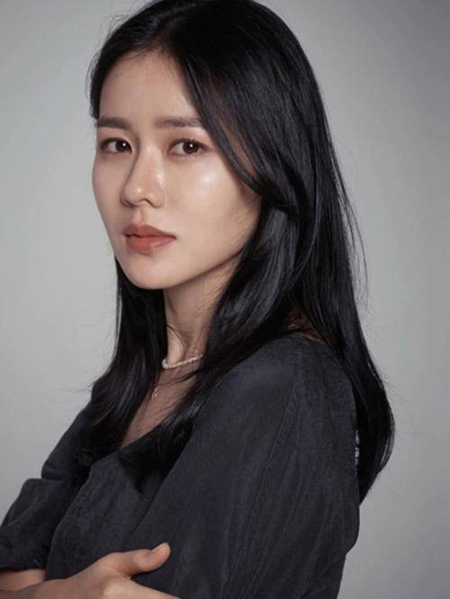 南韩女神孙艺珍全新写真曝光_魅力_光芒_目光