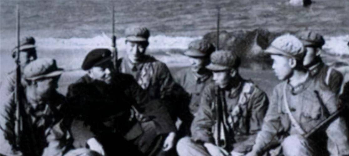 回乡,一位老太太点名要找他,见面后他立刻跪下喊娘_革命_麻城_白军