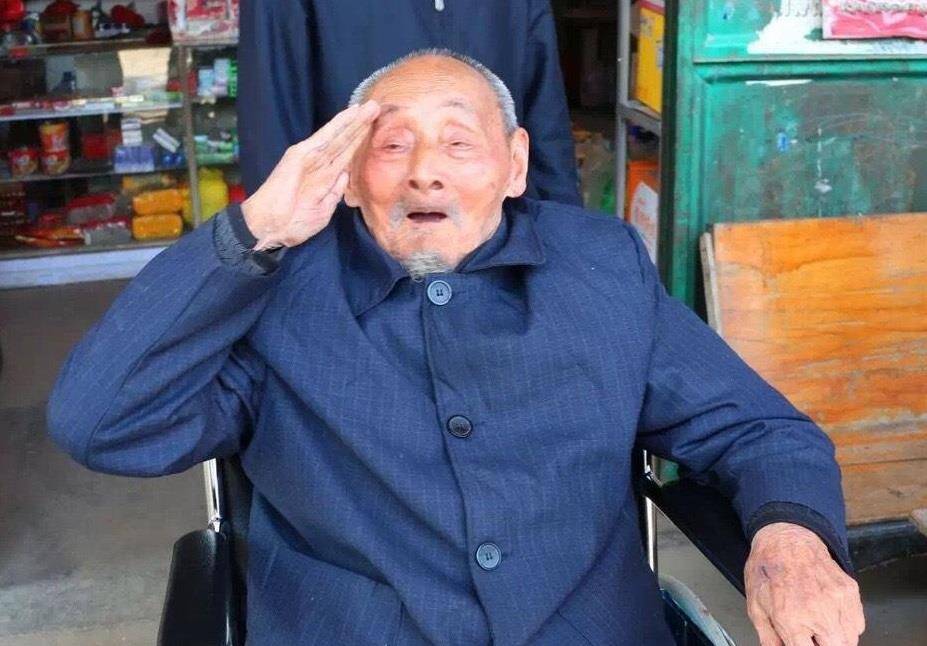 很长寿却有非常多坏习惯,很打健康专家脸_黄胜庸_老人_抗战