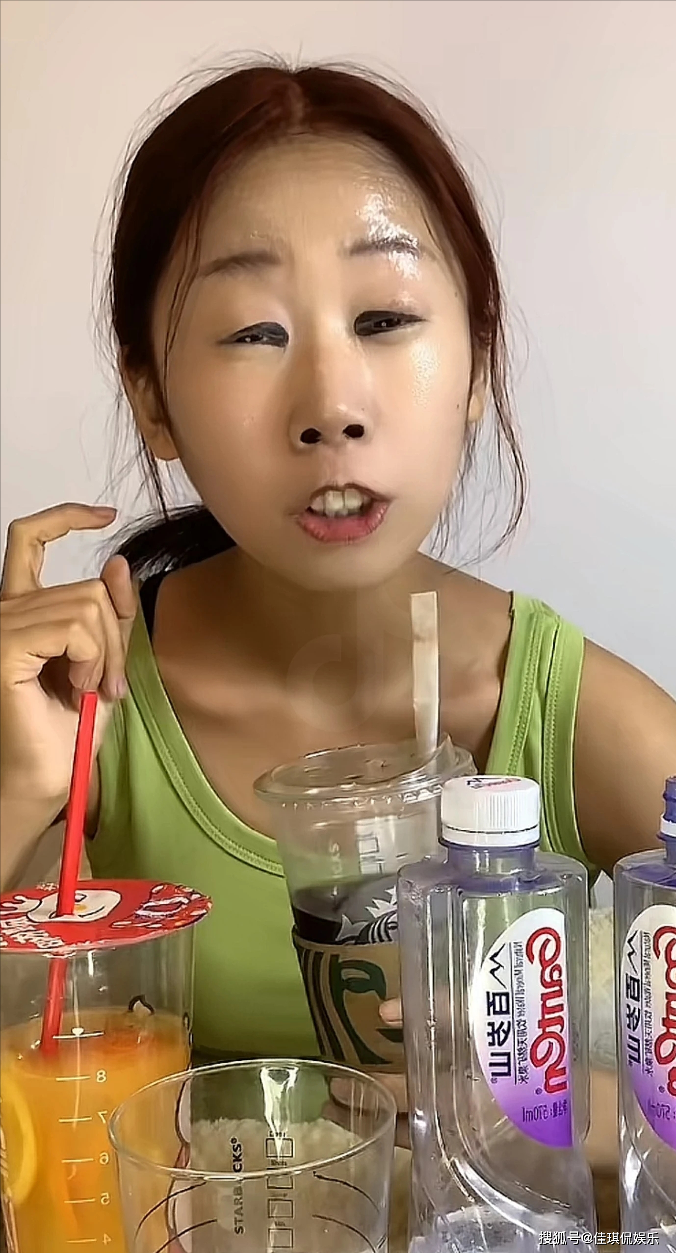 网红娟子官宣怀孕,评论区笑死个人:这孩子肯定不缺营养_娟里_网友