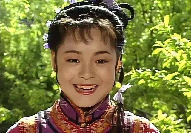 1996年,35岁的邱悦在《宰相刘罗锅》中饰演了刘墉賢淑贤惠的夫人嫣翠.