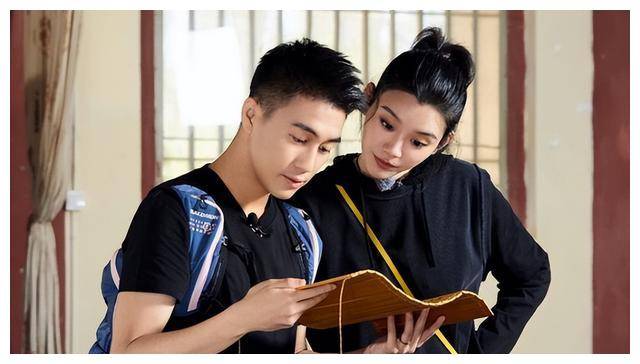何猷君:爱意难填,何鸿燊:原配难被珍惜._黎婉华_奚梦瑶_家族