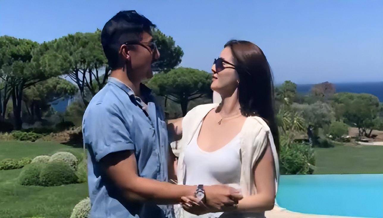 原创周扬青曝吴千语已结婚遭否认手上socco轻奢爱情手表却很诚实