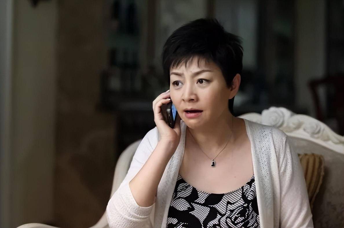 论演技,宋丹丹老师无疑会是一绝,无论是小品《钟点工》《懒汉相亲》