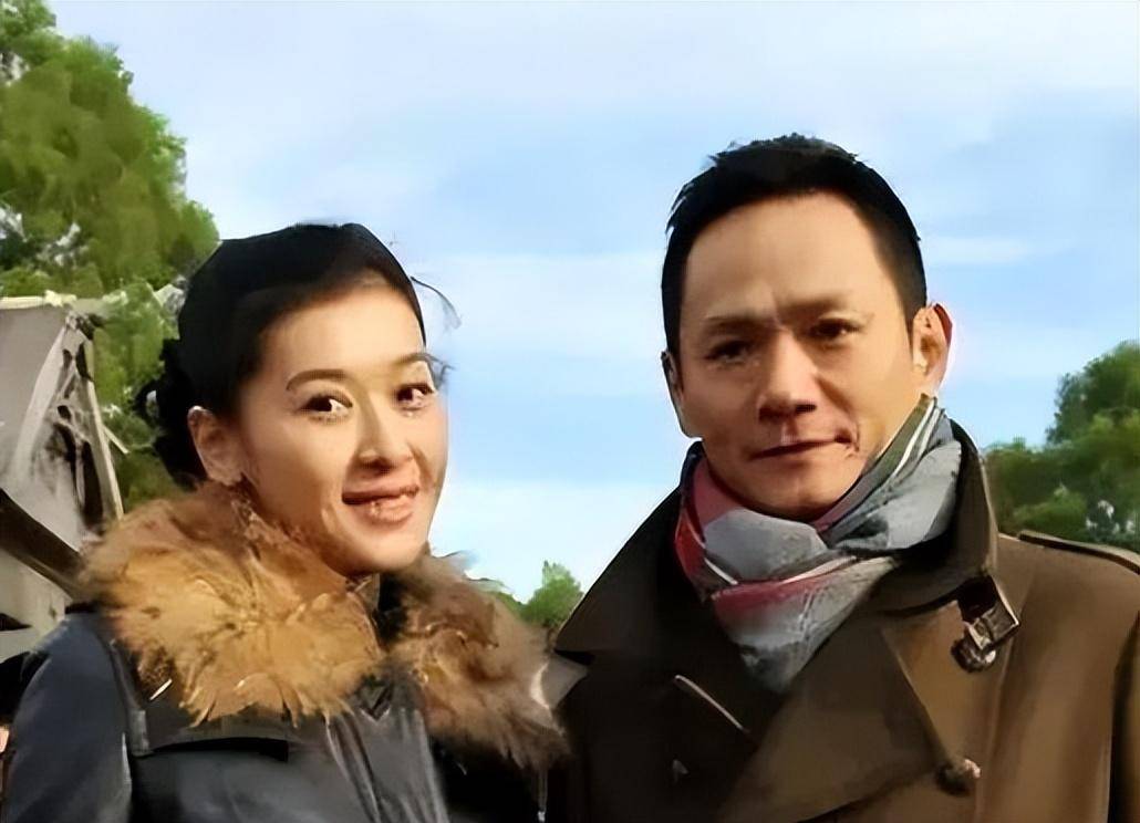 葬礼上哭到昏厥发誓永不再娶的果靖霖,如今怎样了_佟欣_妻子_孩子