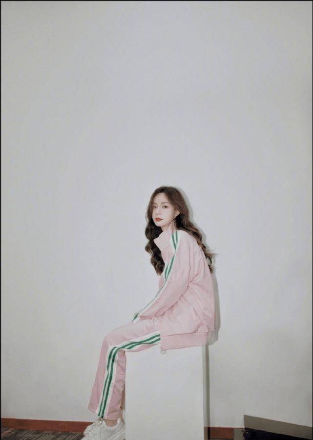 沈梦辰婚后造型大变!