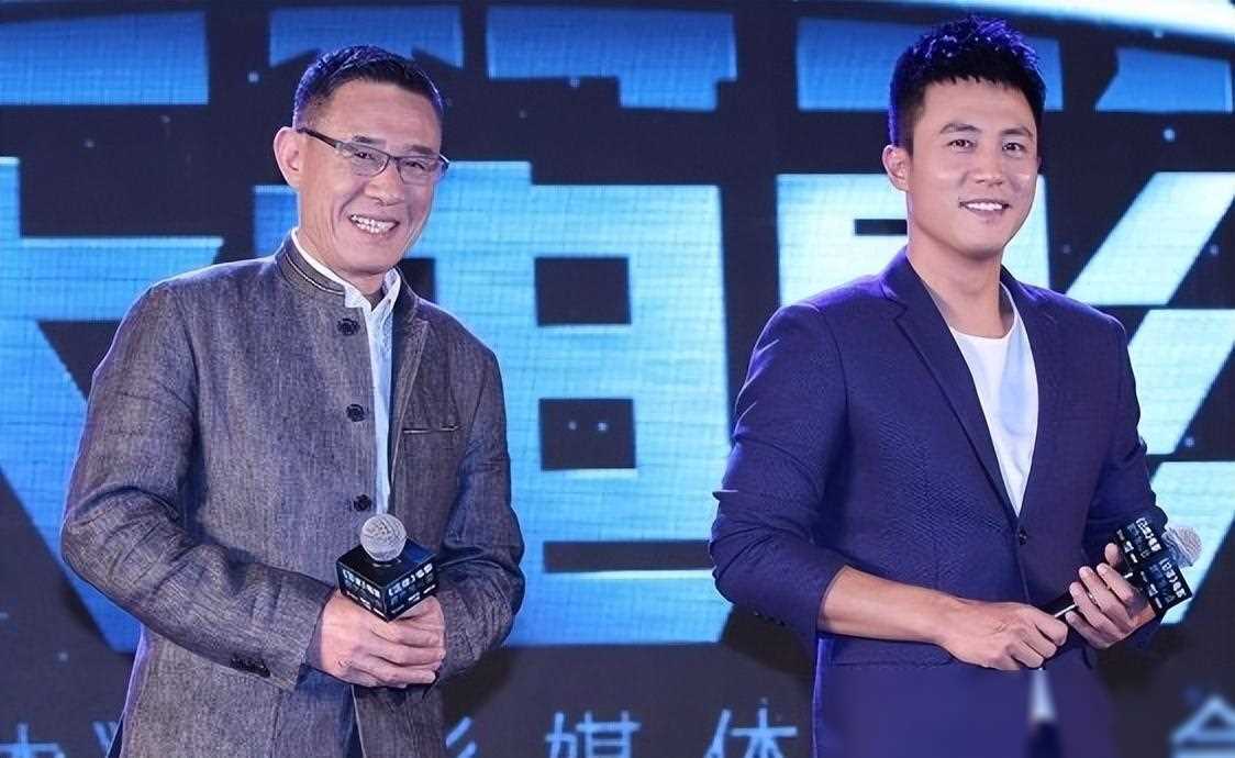 他们是父子,看起来似乎无任何关系,然而长相却揭示了